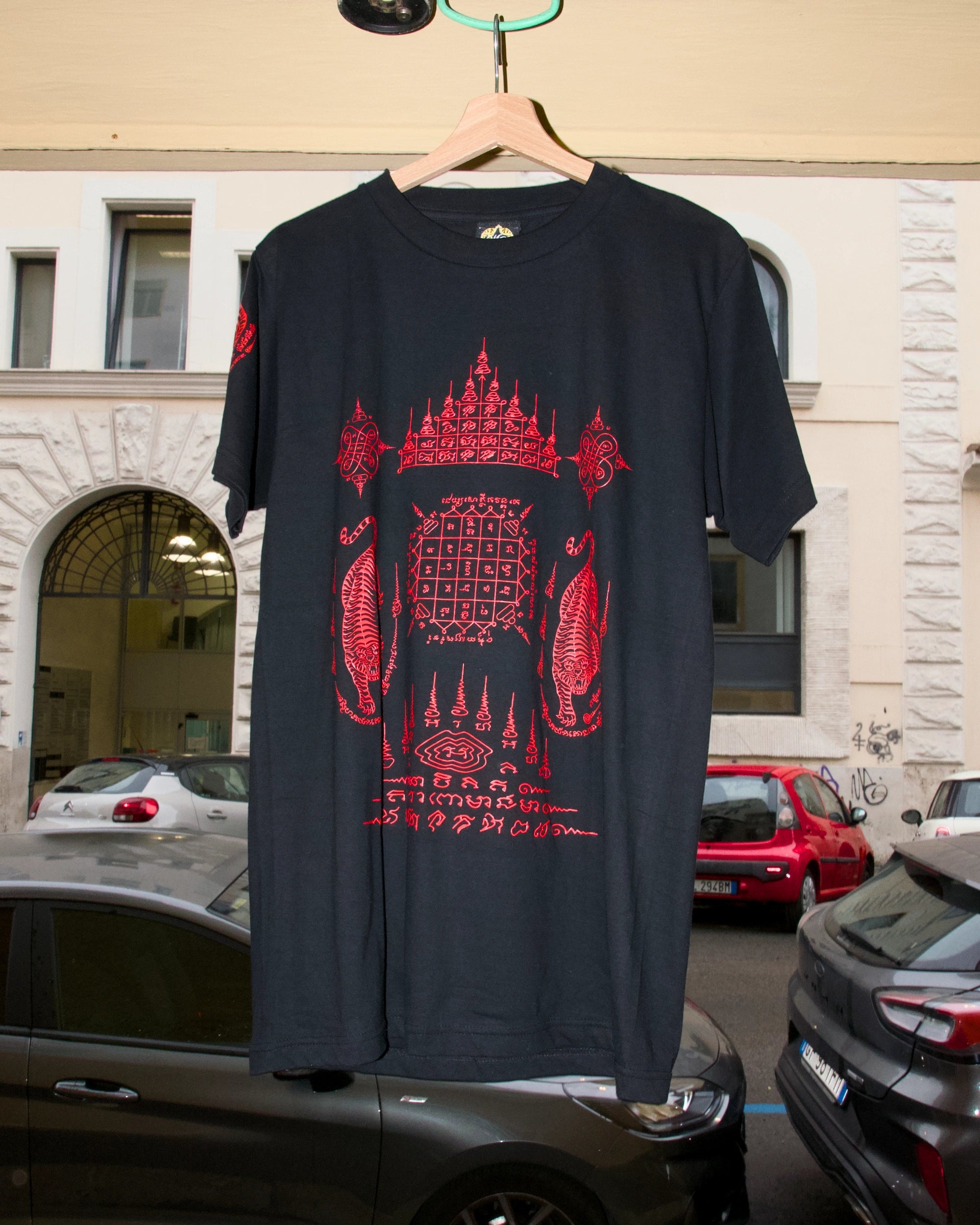 Tee “Sak Yant” Black Tees Props!