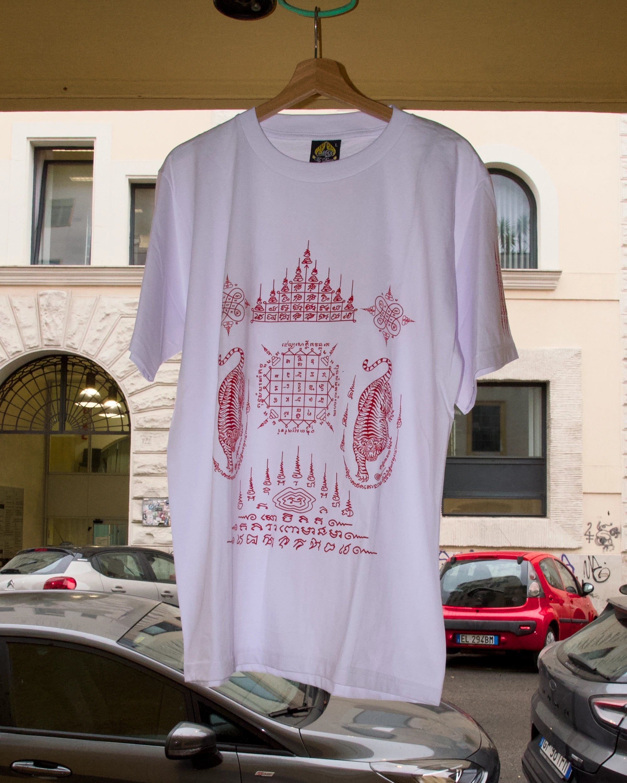 Tee “Sak Yant” White Tees Props!